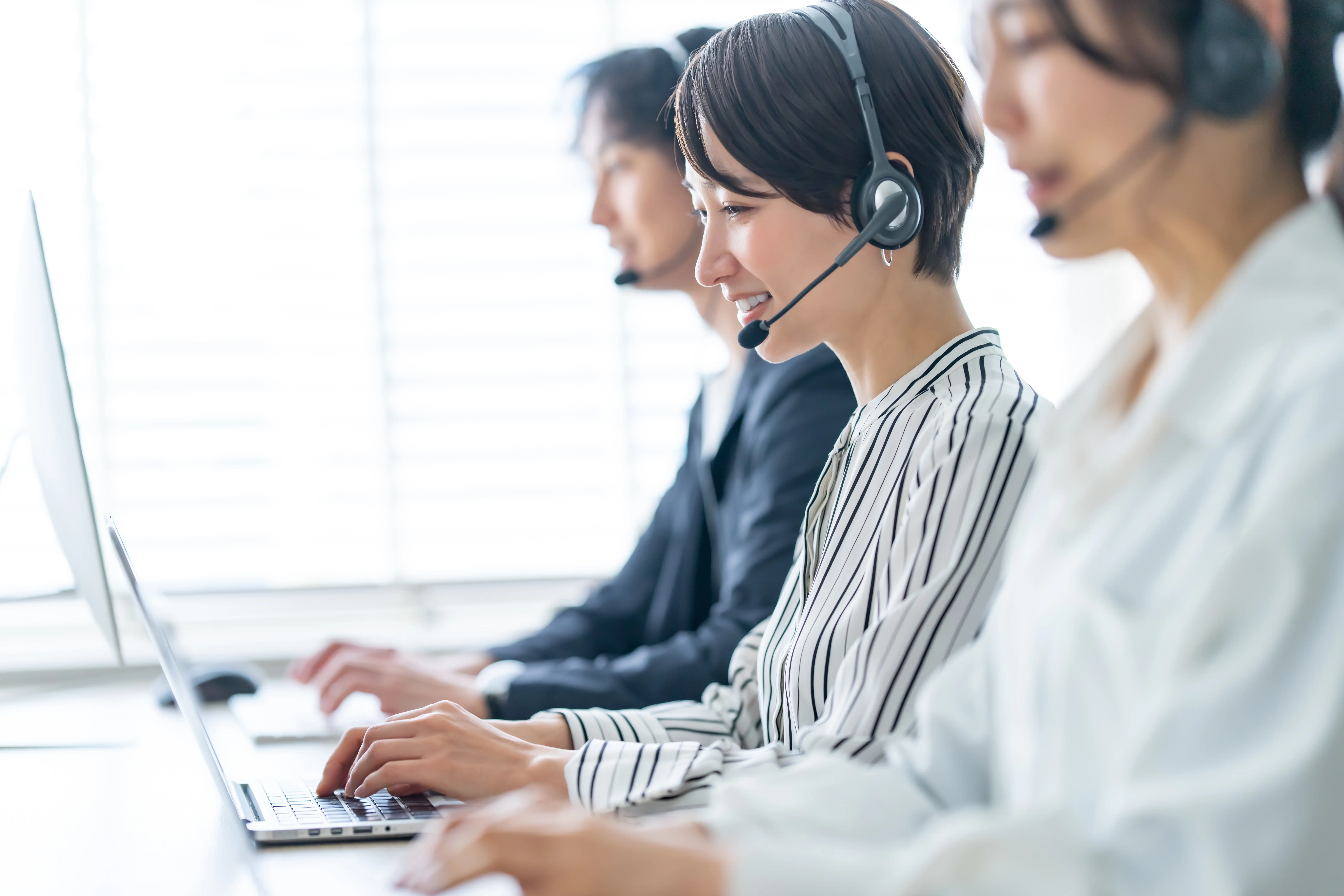 コールセンター相談中のイメージ